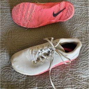 Women’s sz 10 nike met on 5 lifting shoes